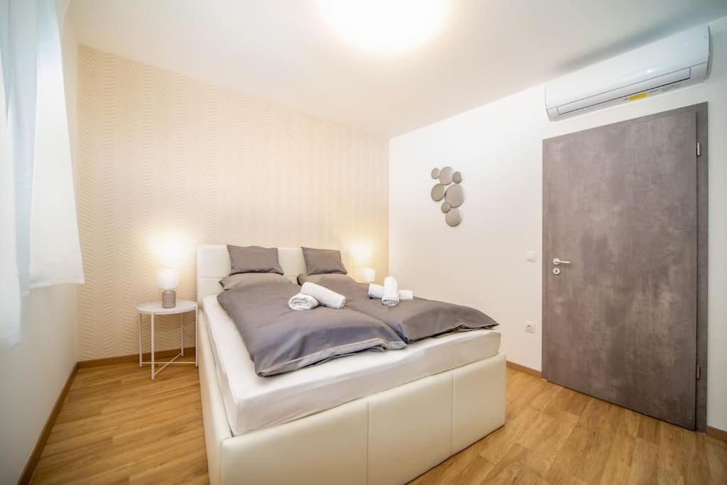 Grace Pine Apartment 1 Βουδαπέστη Εξωτερικό φωτογραφία