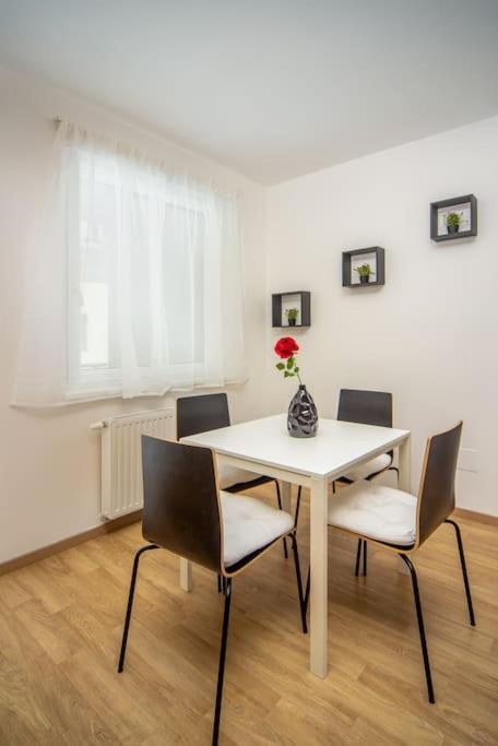 Grace Pine Apartment 1 Βουδαπέστη Εξωτερικό φωτογραφία