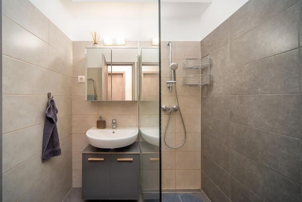 Grace Pine Apartment 1 Βουδαπέστη Εξωτερικό φωτογραφία